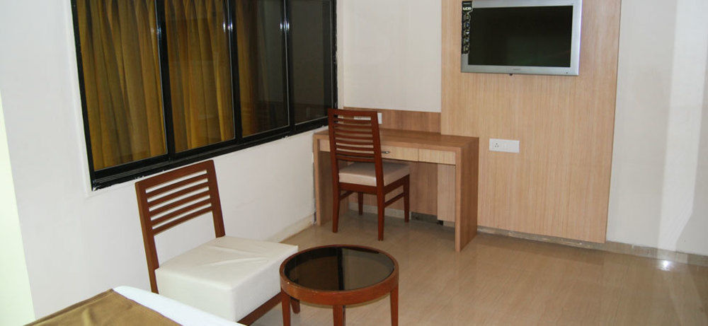 Oyo 2026 Hotel Aishwarya Residency Νάβι Μουμπάι Εξωτερικό φωτογραφία