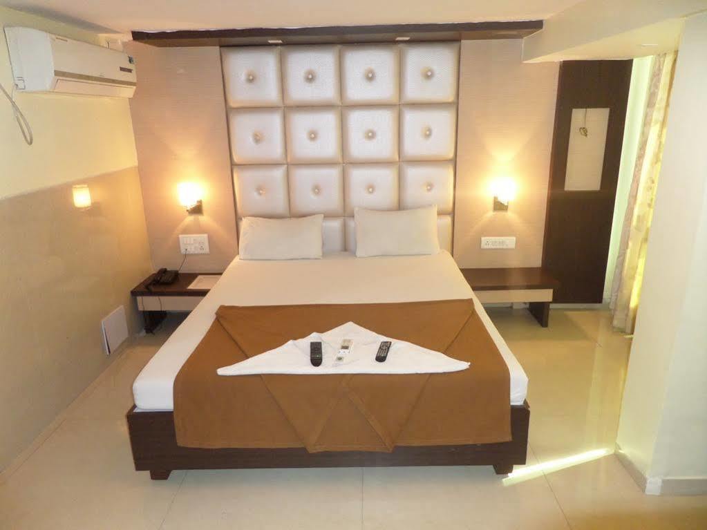 Oyo 2026 Hotel Aishwarya Residency Νάβι Μουμπάι Εξωτερικό φωτογραφία