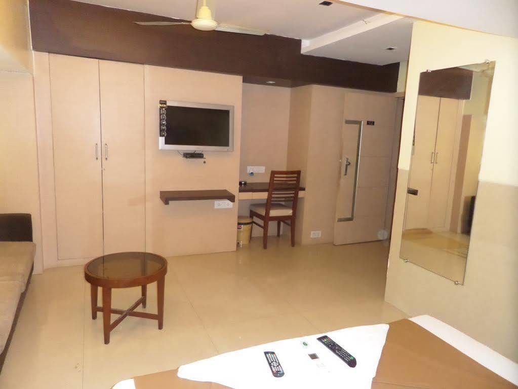 Oyo 2026 Hotel Aishwarya Residency Νάβι Μουμπάι Εξωτερικό φωτογραφία