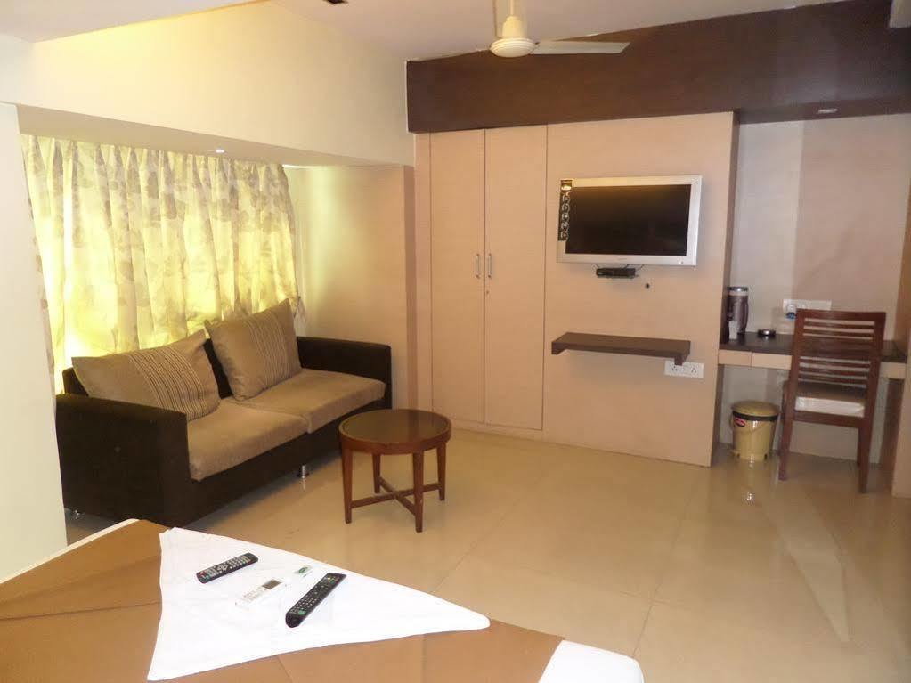 Oyo 2026 Hotel Aishwarya Residency Νάβι Μουμπάι Εξωτερικό φωτογραφία